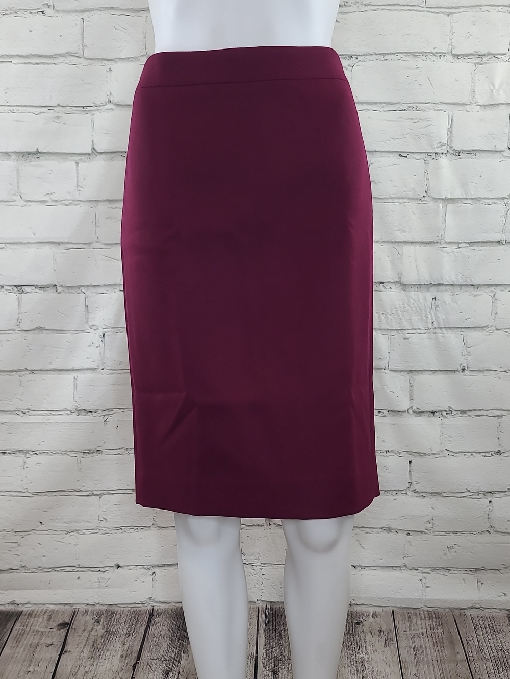 J Crew Stretch Twill Double Serge Wool No. 2 Pencil Knee/Tea Skirt in Burgundy